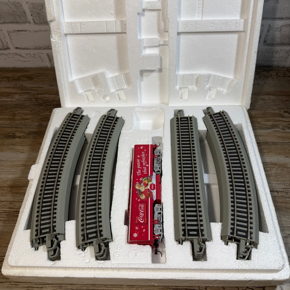 Hawthorne Village Coca-Cola 1930's B Unit Engine w/16pc Track (#AA28)